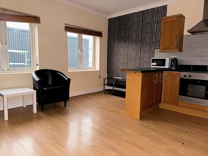 1 Bedroom Flat To Rent In Pitlake, Croydon, CR0