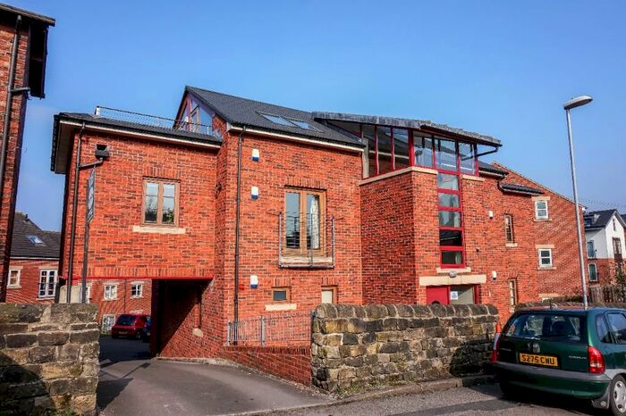 2 Bedroom Apartment To Rent In Station Approach, Leeds, West Yorkshire, LS5