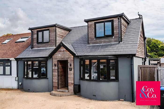 4 Bedroom House For Sale In Hadrian Avenue, Southwick, BN42