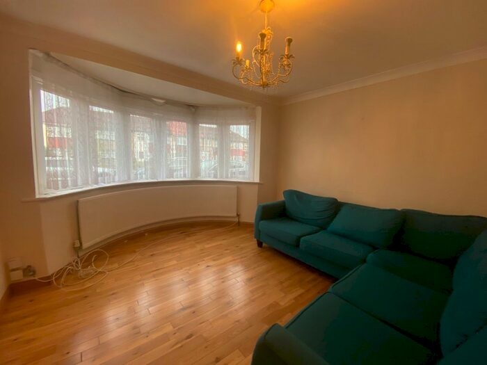 3 Bedroom Terraced House To Rent In Nightingale Road, Edmonton, N9