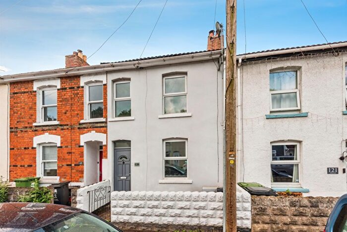 3 Bedroom Terraced House For Sale In Clifton Street, Swindon, SN1