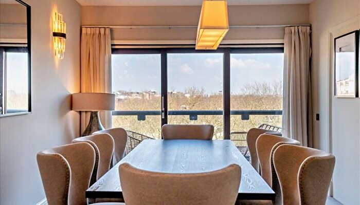 4 Bedroom Flat To Rent In Park Road, London, NW8