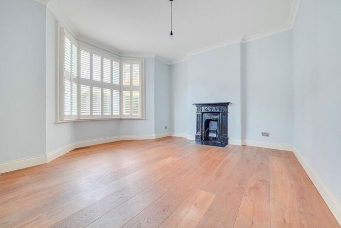 2 Bedroom Flat To Rent In Langthorne Street, London, SW6