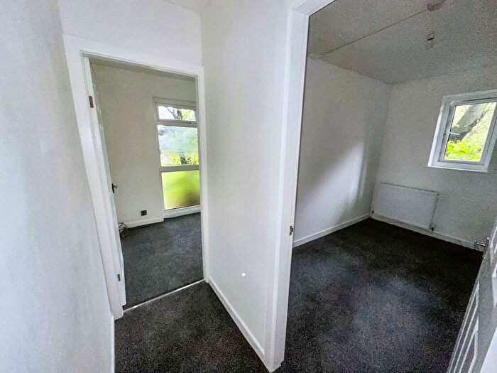 3 Bedroom Flat For Sale In Prestwich Park Road South, Prestwich, M25