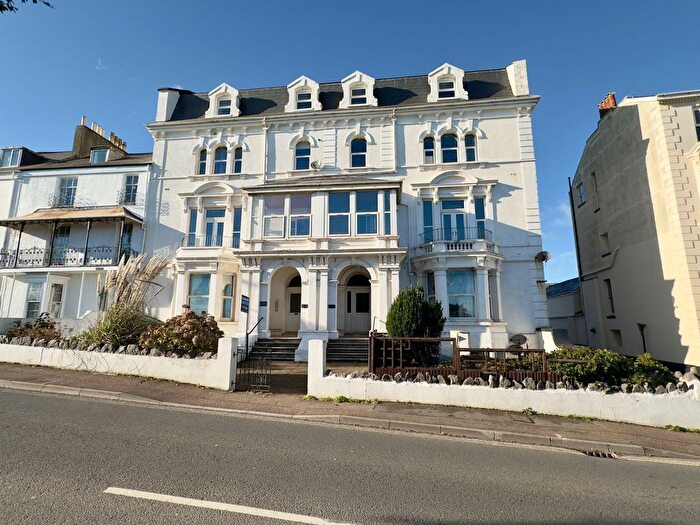 1 Bedroom Flat For Sale In West Cliff, Teignmouth Hill, EX7