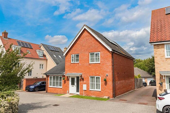 4 Bedroom Detached House For Sale In Buckland Mews, Little Canfield, Dunmow, CM6
