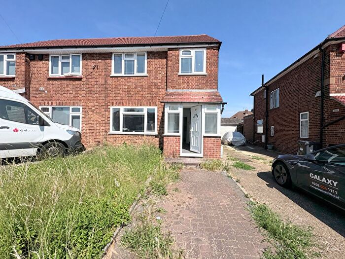 3 Bedroom Terraced House For Sale In Brabazon Road, Hounslow, TW5