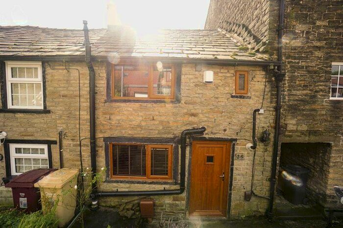 2 Bedroom Cottage To Rent In Bottom O'th Moor, Horwich, BL6