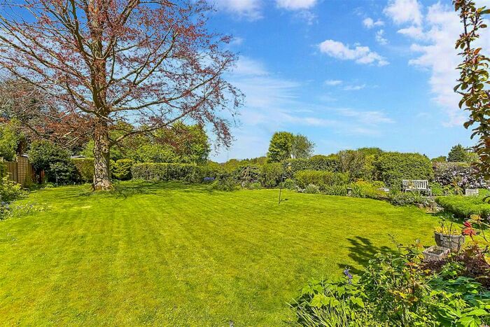 3 Bedroom Detached Bungalow For Sale In Wrotham Road, Meopham, Kent, DA13