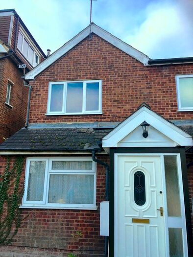1 Bedroom Maisonette To Rent In High Street North, Dunstable LU6