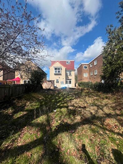 9 Bedroom House Of Multiple Occupation For Sale In Weald Lane, Harrow, Middlesex, HA3