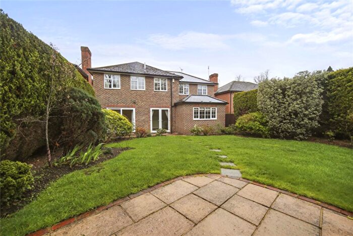 4 Bedroom Detached House To Rent In Churchill Drive, Weybridge, KT13