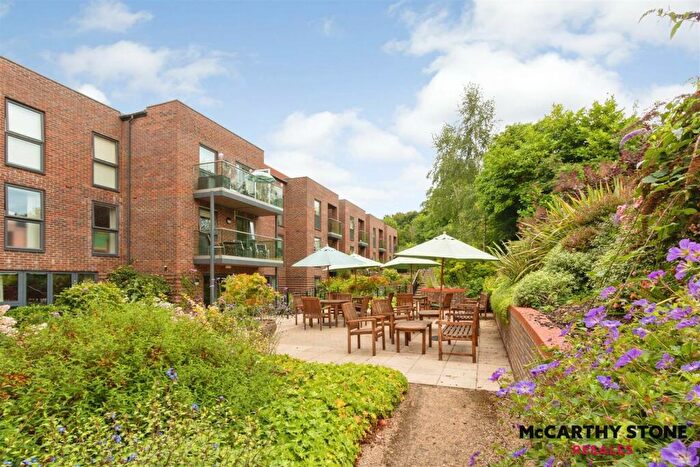 2 Bedroom Apartment For Sale In Austen Place, Lower Turk Street, Alton, GU34