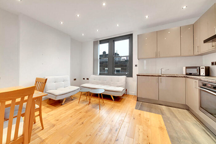 2 Bedroom Apartment To Rent In Fieldgate Street, E1