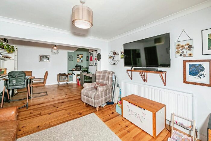 2 Bedroom Semi-Detached House For Sale In Oatlands Road, Shinfield, Reading, RG2