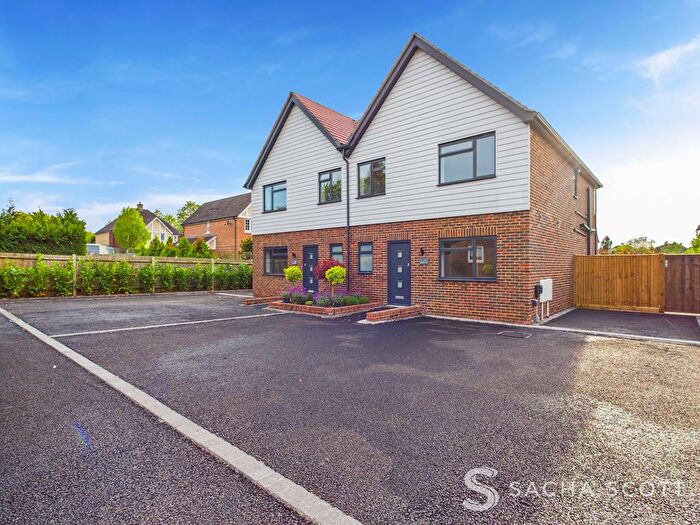 4 Bedroom Semi-detached House For Sale In Bridgefield Close, Banstead, SM7