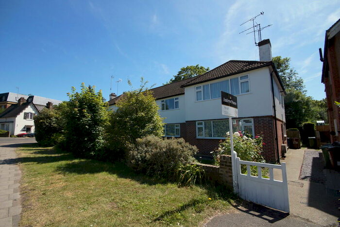 2 Bedroom Ground Maisonette To Rent In Marsh Road, Pinner, HA5
