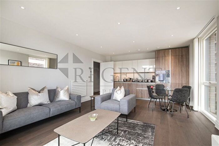 2 Bedroom Flat To Rent In Hamond Court, Kingston Upon Thames, KT2