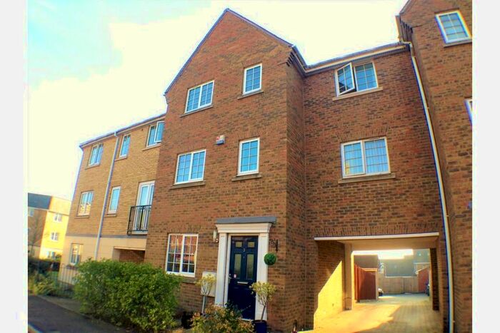 4 Bedroom Town House To Rent In Bradford Drive, Colchester, CO4