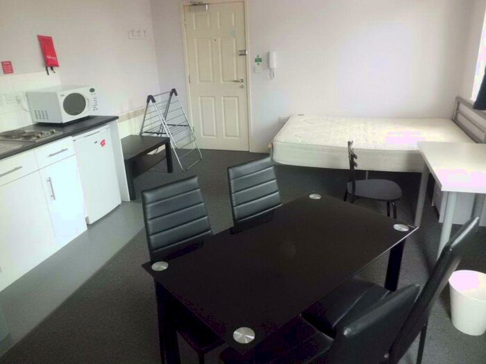 Studio To Rent In Bournbrook House, B29