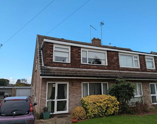 3 Bedroom Semi Detached House For Sale In Vancouver Avenue, Radcliffe-on-Trent, Nottingham, Nottinghamshire, NG12