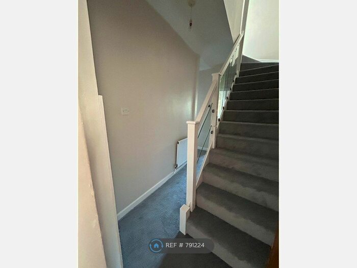 2 Bedroom Flat To Rent In Dorchester Road, Weymouth, DT4