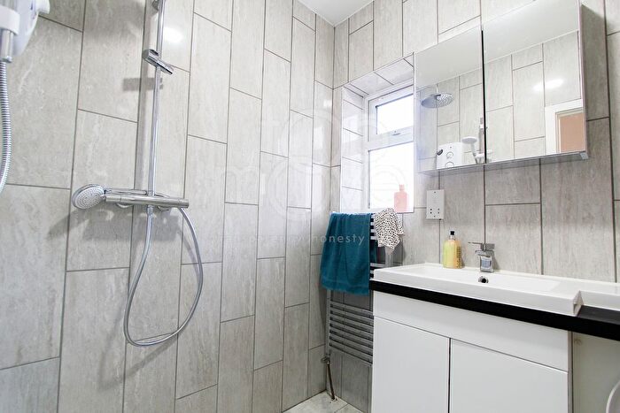 1 Bedroom Flat To Rent In Southern Avenue, London, SE25