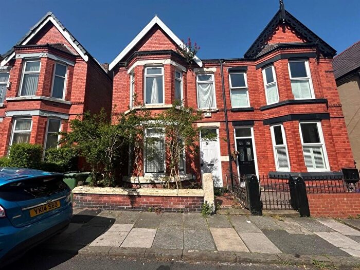 4 Bedroom Semi-Detached House For Sale In Francis Avenue, Prenton, CH43