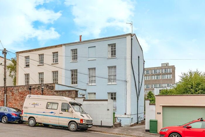 1 Bedroom Apartment For Sale In Wetherell Place, Clifton, Bristol, BS8