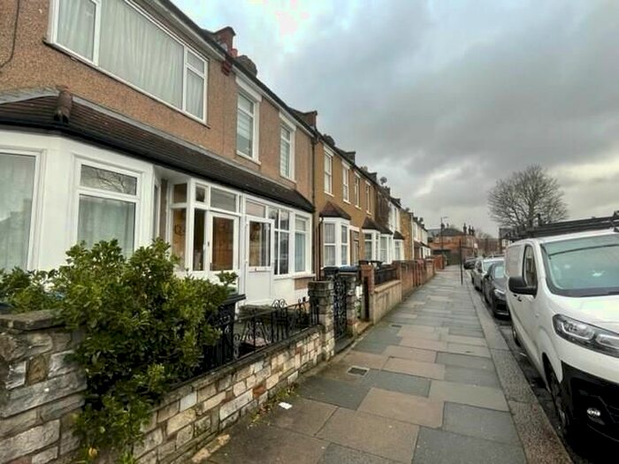 2 Bedroom Property To Rent In Lion Road, London, N9