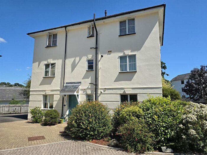 2 Bedroom Apartment For Sale In Riverside Mills, Launceston, PL15