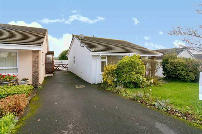 3 Bedroom Bungalow For Sale In Oaklands Park, Buckfastleigh, Devon, TQ11