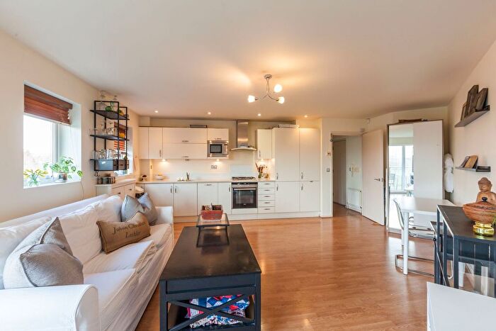 1 Bedroom Flat For Sale In Goldsmiths Row, Shoreditch, London, E2
