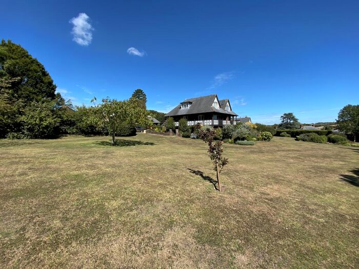 4 Bedroom Town House To Rent In White Court, Alfriston, BN26