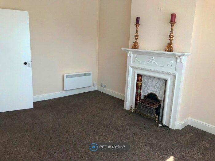 2 Bedroom Flat To Rent In Cove Road, Farnborough GU14