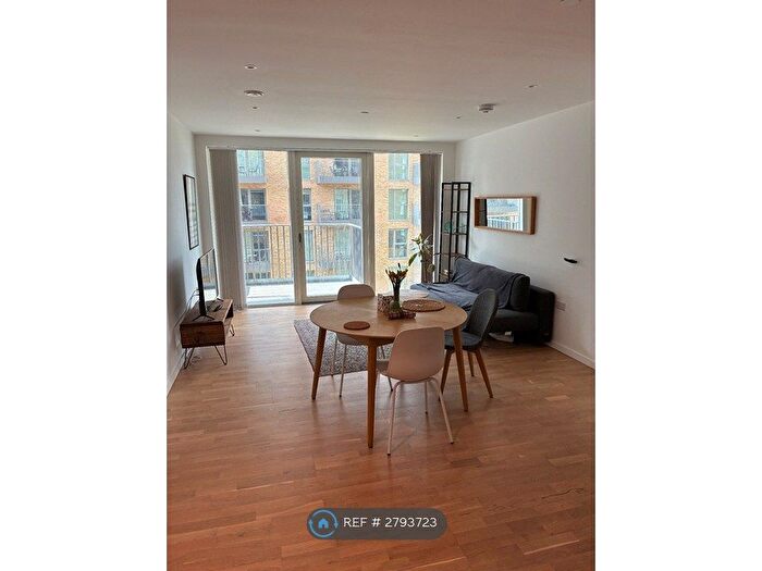 1 Bedroom Flat To Rent In Kingwood Apartments, London, SE8