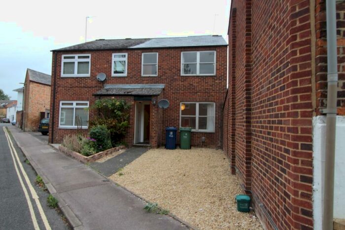 4 Bedroom Semi-Detached House To Rent In Nelson Street, Oxford, OX2