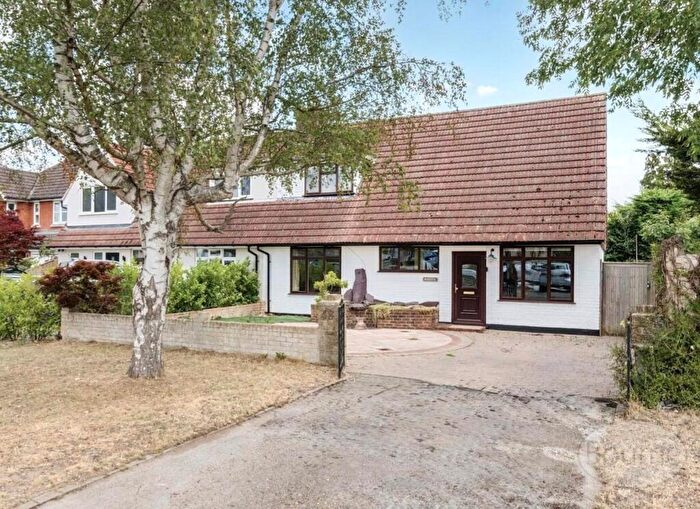 3 Bedroom Semi-Detached House For Sale In Canada Road, Cobham, Surrey, KT11