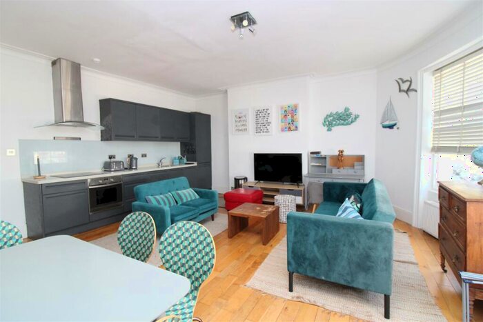 2 Bedroom Apartment To Rent In Brunswick Road, Hove, BN3