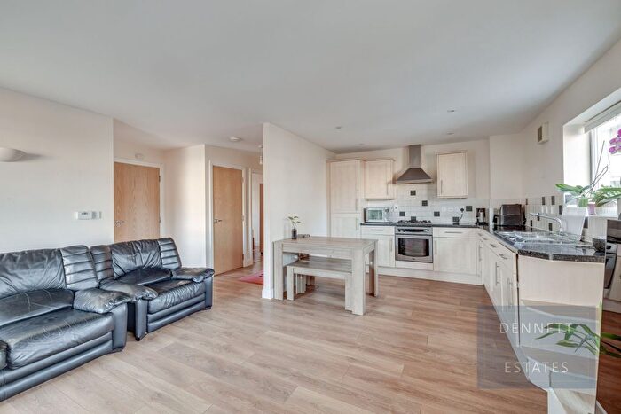 2 Bedroom Flat For Sale In Crescent Avenue, Plymouth, PL1