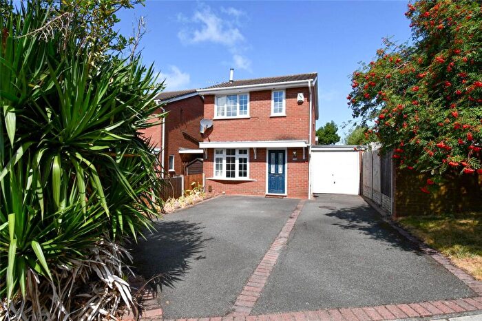 3 Bedroom Link Detached House For Sale In Washbrook Avenue, Prenton, CH43
