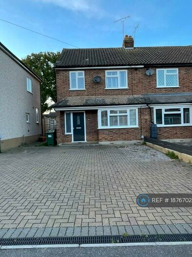 3 Bedroom Semi-Detached House To Rent In Gordon Close, Billericay, CM12