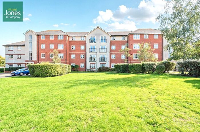 2 Bedroom Flat To Rent In Butts Mead, Wick, Littlehampton, West Sussex, BN17