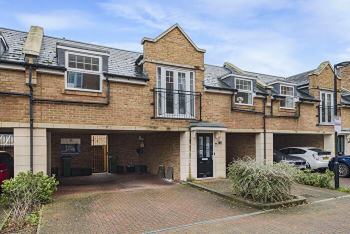 2 Bedroom Maisonette For Sale In Jefferson Place, Bromley, BR2