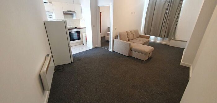 2 Bedroom Flat To Rent In Moira Street, Roath, Cardiff, CF24
