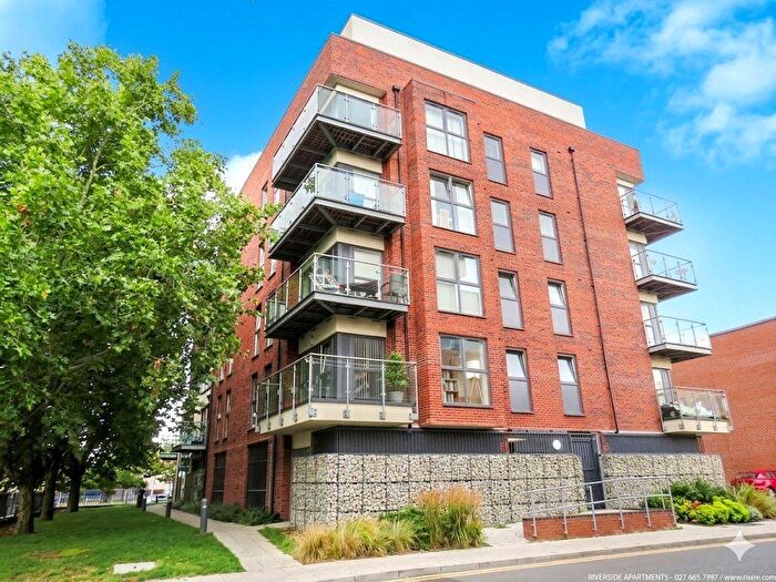 2 Bedroom Flat To Rent In Chancellor Way, Dagenham, RM8