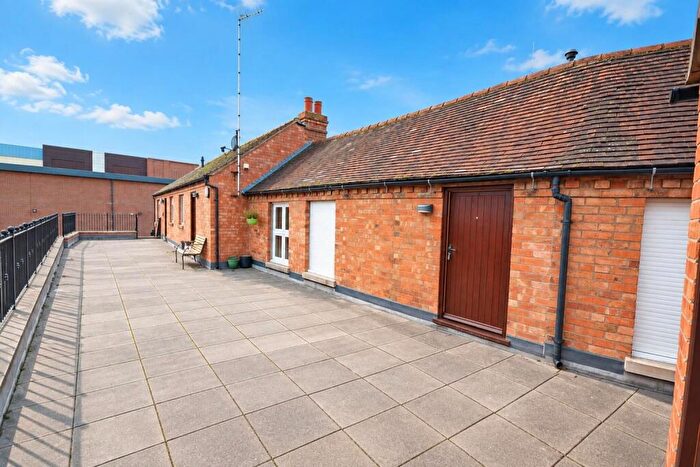 1 Bedroom Flat To Rent In Wood Street, Stratford-Upon-Avon, CV37