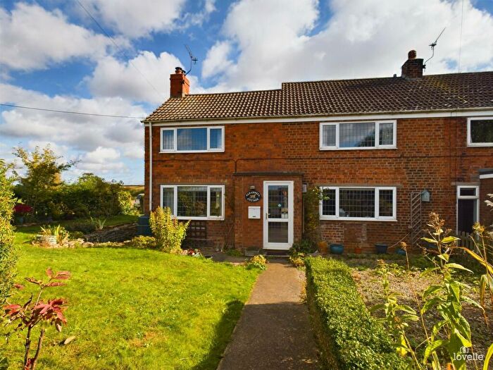 3 Bedroom Cottage For Sale In Grayingham Road, Grayingham, DN21