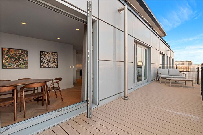 3 Bedroom Flat To Rent In Stamford Street, London, SE1