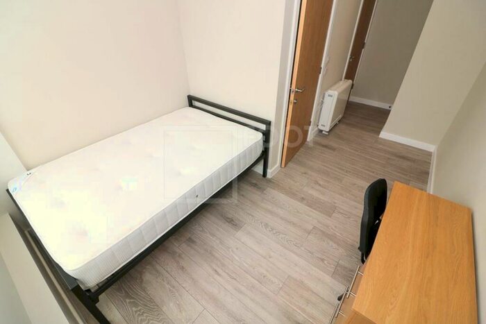 Flat To Rent In Colonnade House, Sunbridge Road, Bradford, BD1